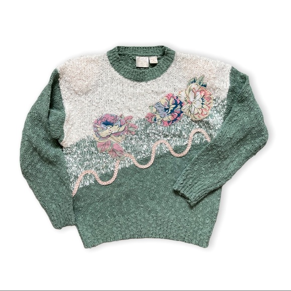 Vintage Granny Sweater with Floral Appliqués - Picture 5 of 6